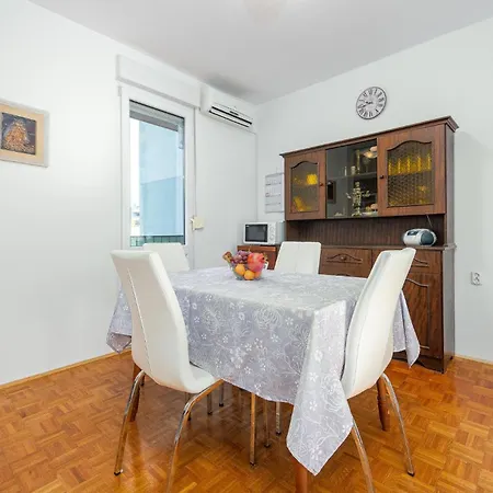 1 Bedroom Gorgeous In 公寓 *