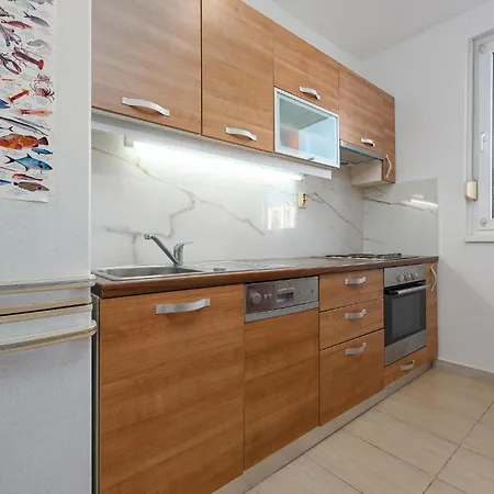 1 Bedroom Cozy In Apartment Zadar