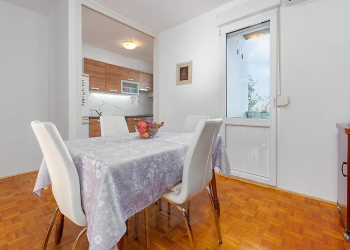 1 Bedroom Cozy In 公寓 扎达尔