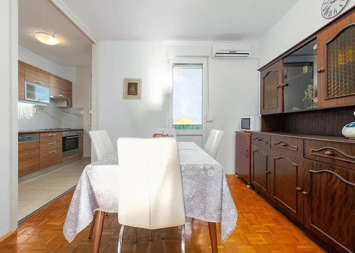 公寓 1 Bedroom Cozy In